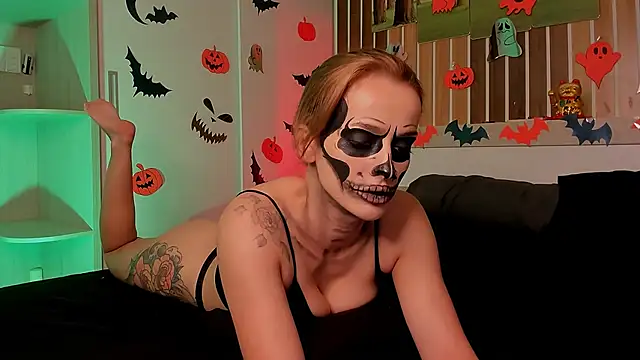 Dora Banks online show from 10-31-25, 10:23