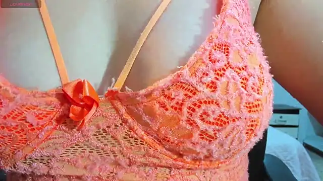 Snapshot of ambar_sex10 chatting on 10-10-25, 01:45 ambar sex10 online show from 10-10-25, 01:45