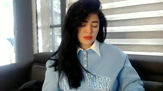 Aleska  Bell online show from 02-04-25, 01:27