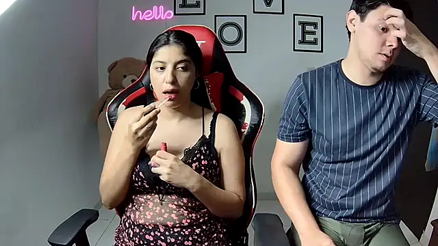 Snapshot of kim_sex_hot chatting on 10-09-25, 06:25 kim sex hot online show from 10-09-25, 06:25