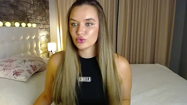 starrydoll online show from 10-23-25, 03:54