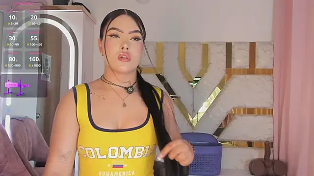 Snapshot of sophy_champagne chatting on 07-08-26, 01:41 sophy champagne online show from 07-08-26, 01:41