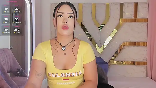 Snapshot of sophy_champagne chatting on 06-03-26, 12:33 sophy champagne online show from 06-03-26, 12:33
