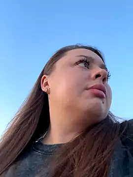 Sara Slow online show from 09-26-25, 03:52