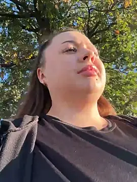 Sara Slow online show from 09-27-25, 02:23