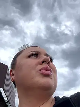 Sara Slow online show from 04-18-26, 12:18