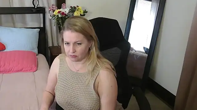 HollieBim online show from 02-23-26, 04:29