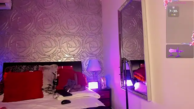 vennus1  online show from 10-24-25, 04:11