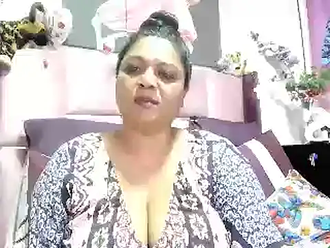 Snapshot of IndianDelia chatting on 06-01-26, 04:06 IndianDelia online show from 06-01-26, 04:06