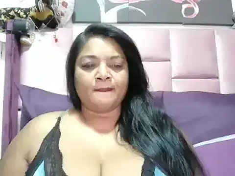 Snapshot of IndianDelia chatting on 05-05-26, 04:04 IndianDelia online show from 05-05-26, 04:04