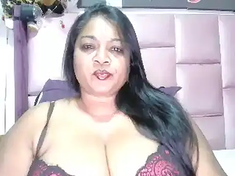 Snapshot of IndianDelia chatting on 05-11-26, 07:00 IndianDelia online show from 05-11-26, 07:00