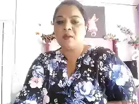 Snapshot of IndianDelia chatting on 06-04-26, 08:08 IndianDelia online show from 06-04-26, 08:08