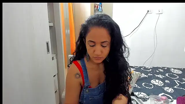 alaskmiller1 online show from 11-21-25, 08:41