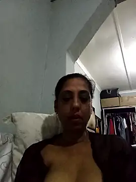 Snapshot of Mahi4luv chatting on 10-11-25, 12:00 Mahi4luv online show from 10-11-25, 12:00