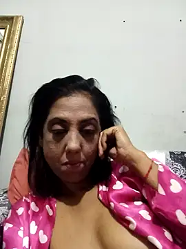 Snapshot of Mahi4luv chatting on 06-24-26, 12:20 Mahi4luv online show from 06-24-26, 12:20