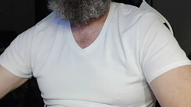 Snapshot of usdirtymikee9 chatting on 03-01-26, 02:33 usdirtymikee9 online show from 03-01-26, 02:33