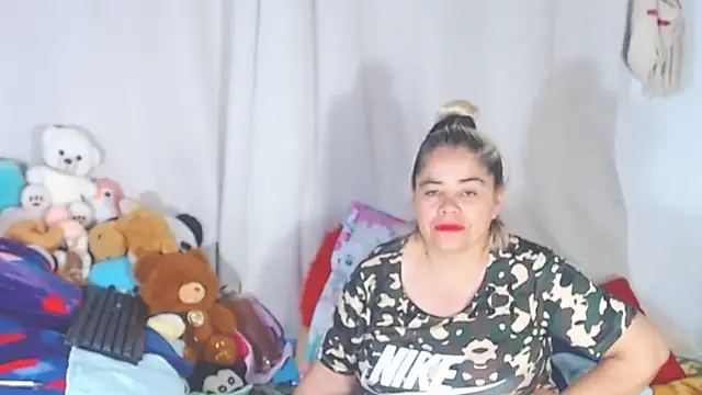 Snapshot of estrellita_fugaz16x chatting on 09-15-25, 03:40 estrellita fugaz16x online show from 09-15-25, 03:40