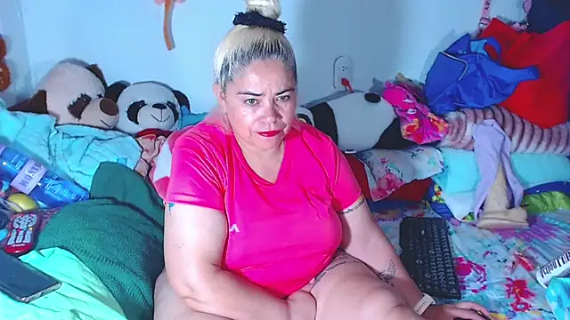 estrellita fugaz16x online show from 08-05-26, 04:06