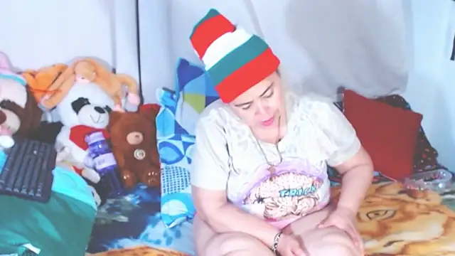 estrellita fugaz16x online show from 12-18-25, 05:01