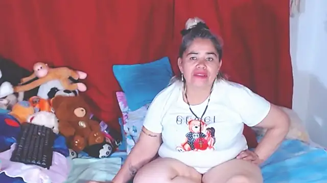 Snapshot of estrellita_fugaz16x chatting on 10-19-25, 02:03 estrellita fugaz16x online show from 10-19-25, 02:03