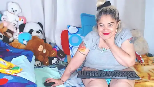 Snapshot of estrellita_fugaz16x chatting on 09-28-25, 10:50 estrellita fugaz16x online show from 09-28-25, 10:50