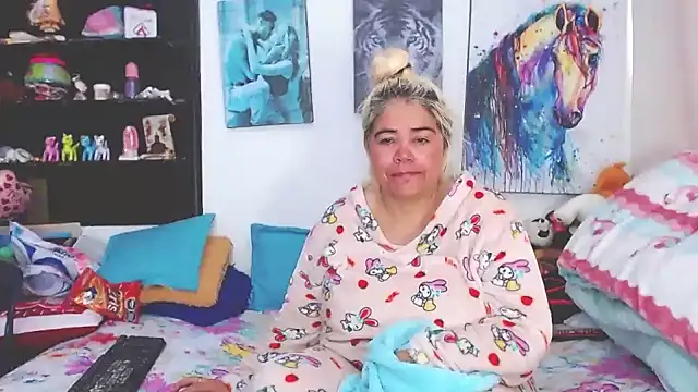 Snapshot of estrellita_fugaz16x chatting on 02-22-25, 12:51 estrellita fugaz16x online show from 02-22-25, 12:51