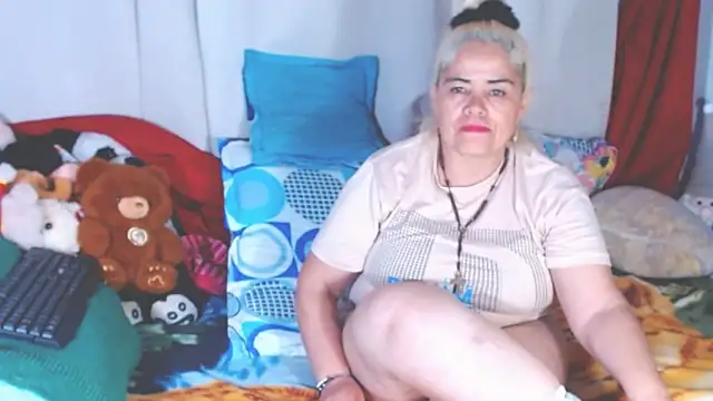 estrellita fugaz16x online show from 11-28-25, 03:28