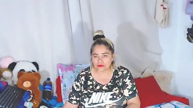 Snapshot of estrellita_fugaz16x chatting on 09-10-25, 04:00 estrellita fugaz16x online show from 09-10-25, 04:00