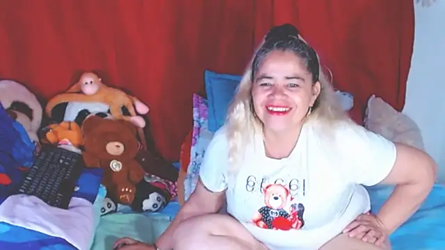 estrellita fugaz16x online show from 11-02-25, 03:33