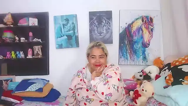 Snapshot of estrellita_fugaz16x chatting on 02-26-25, 04:08 estrellita fugaz16x online show from 02-26-25, 04:08