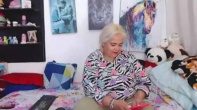 Snapshot of estrellita_fugaz16x chatting on 03-18-25, 03:12 estrellita fugaz16x online show from 03-18-25, 03:12