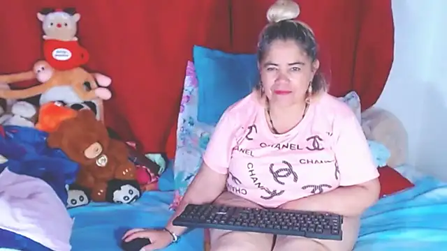 estrellita fugaz16x online show from 11-11-25, 03:56