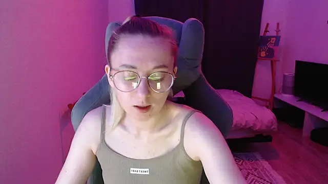 AnabelFrel online show from 10-16-25, 12:08