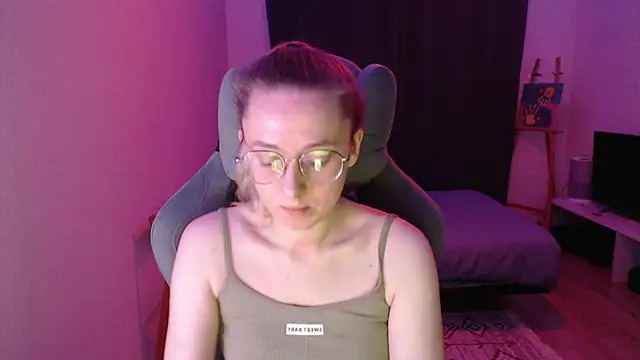 AnabelFrel online show from 11-23-25, 01:15