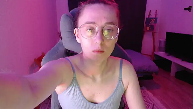 AnabelFrel online show from 11-16-25, 01:10