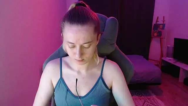 AnabelFrel online show from 11-27-25, 01:17