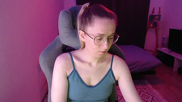 AnabelFrel online show from 11-20-25, 01:28