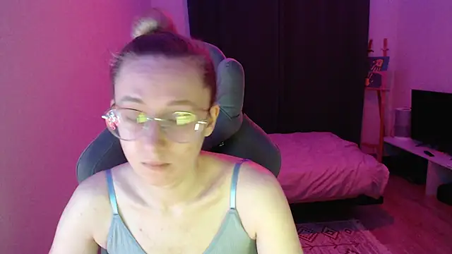 AnabelFrel online show from 10-26-25, 12:33