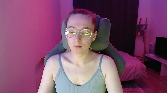 AnabelFrel online show from 12-14-25, 01:12