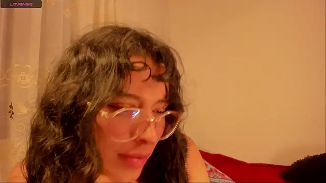 Snapshot of aluna_0310 chatting on 01-08-25, 11:30 aluna 0310 online show from 01-08-25, 11:30