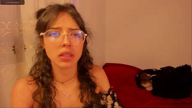 Snapshot of aluna_0310 chatting on 12-02-24, 11:35 aluna 0310 online show from 12-02-24, 11:35