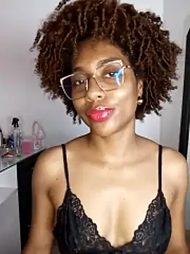 thaimy  online show from 04-14-26, 03:00