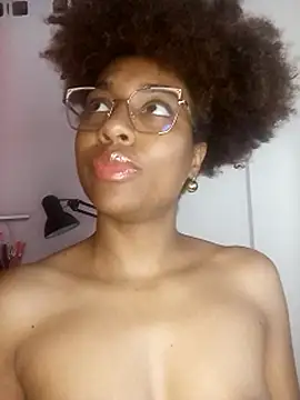 Snapshot of thaimy_ chatting on 04-26-26, 03:37 thaimy online show from 04-26-26, 03:37