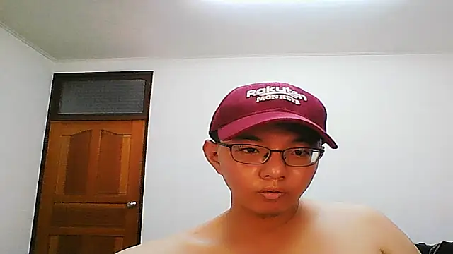 Snapshot of poter77112 chatting on 04-05-26, 04:02 poter77112 online show from 04-05-26, 04:02
