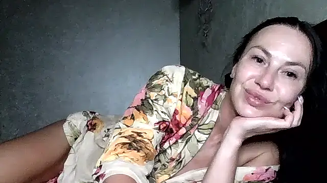 Snapshot of JulianaGold1 chatting on 06-29-26, 12:50 JulianaGold1 online show from 06-29-26, 12:50
