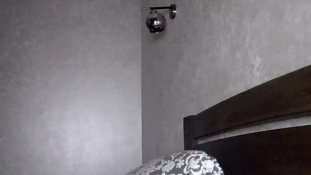 JulianaGold1 online show from 11-18-25, 10:45