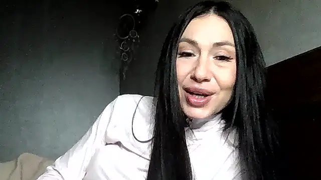 Snapshot of JulianaGold1 chatting on 04-28-26, 07:51 JulianaGold1 online show from 04-28-26, 07:51