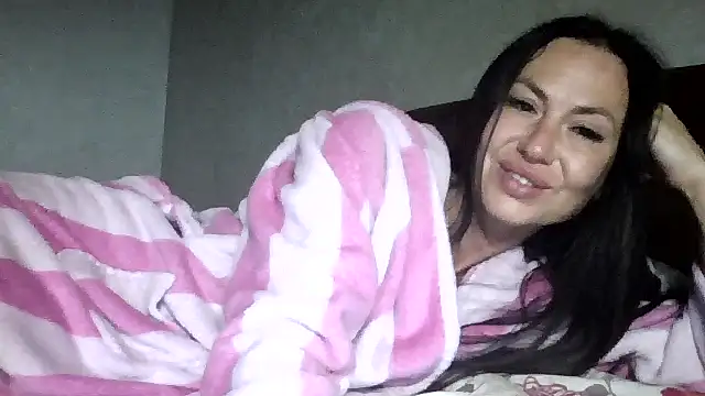 JulianaGold1 online show from 09-10-25, 10:42