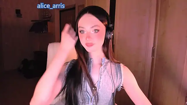 Alice  Aris online show from 03-27-26, 03:46