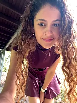 Snapshot of alana15 chatting on 09-27-25, 03:18 alana15 online show from 09-27-25, 03:18